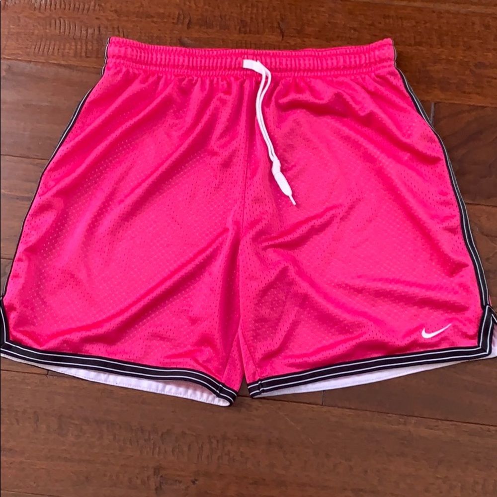 RETRO NIKE SHORTS